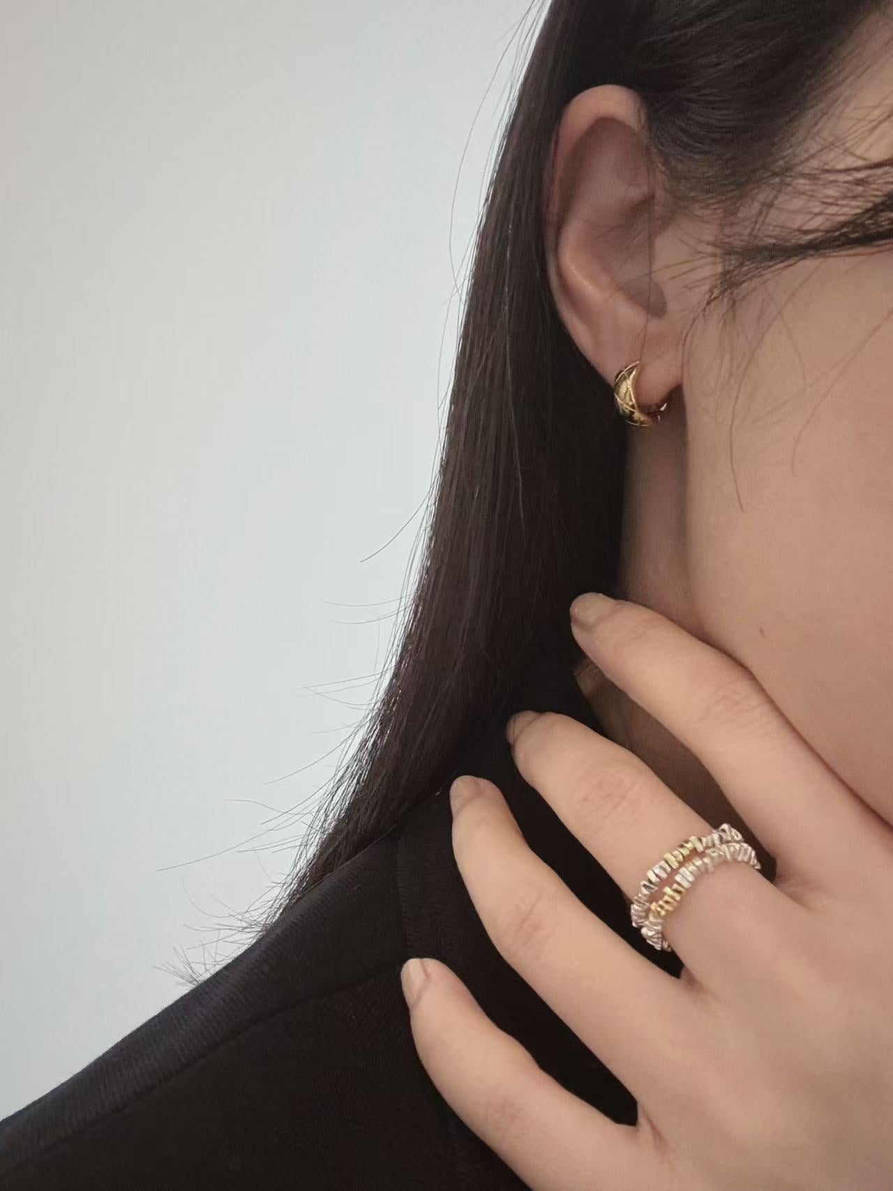 Diamond Grid Ear Clips